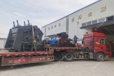 1000*700液壓對(duì)輥制砂機(jī)，1210反擊破發(fā)往四川